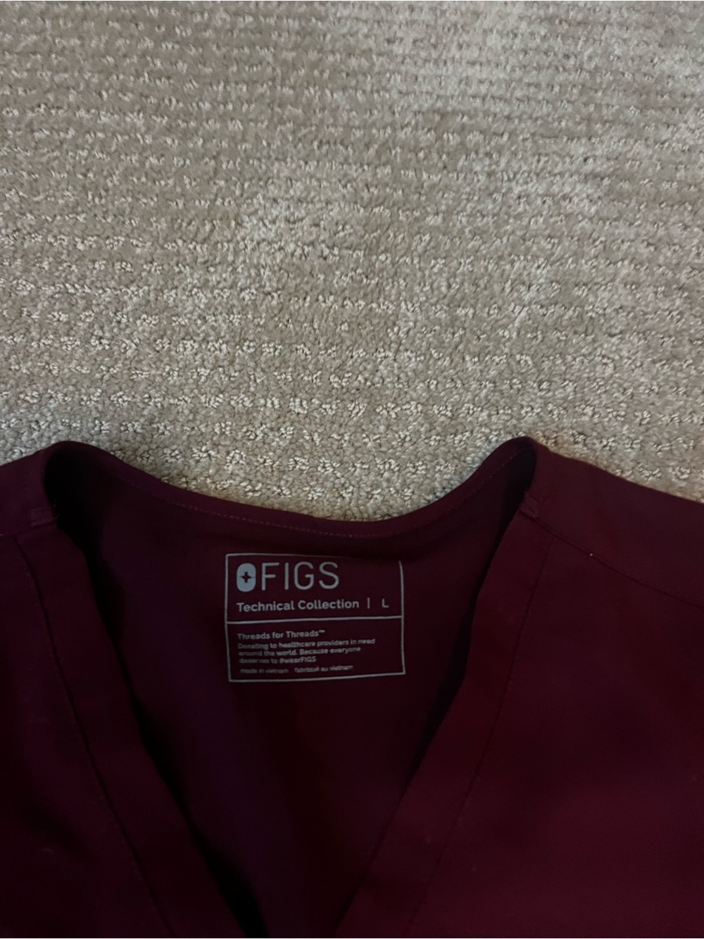 Figs Women’s Burgundy Scrub Set Large Petite - Picture 4 of 7